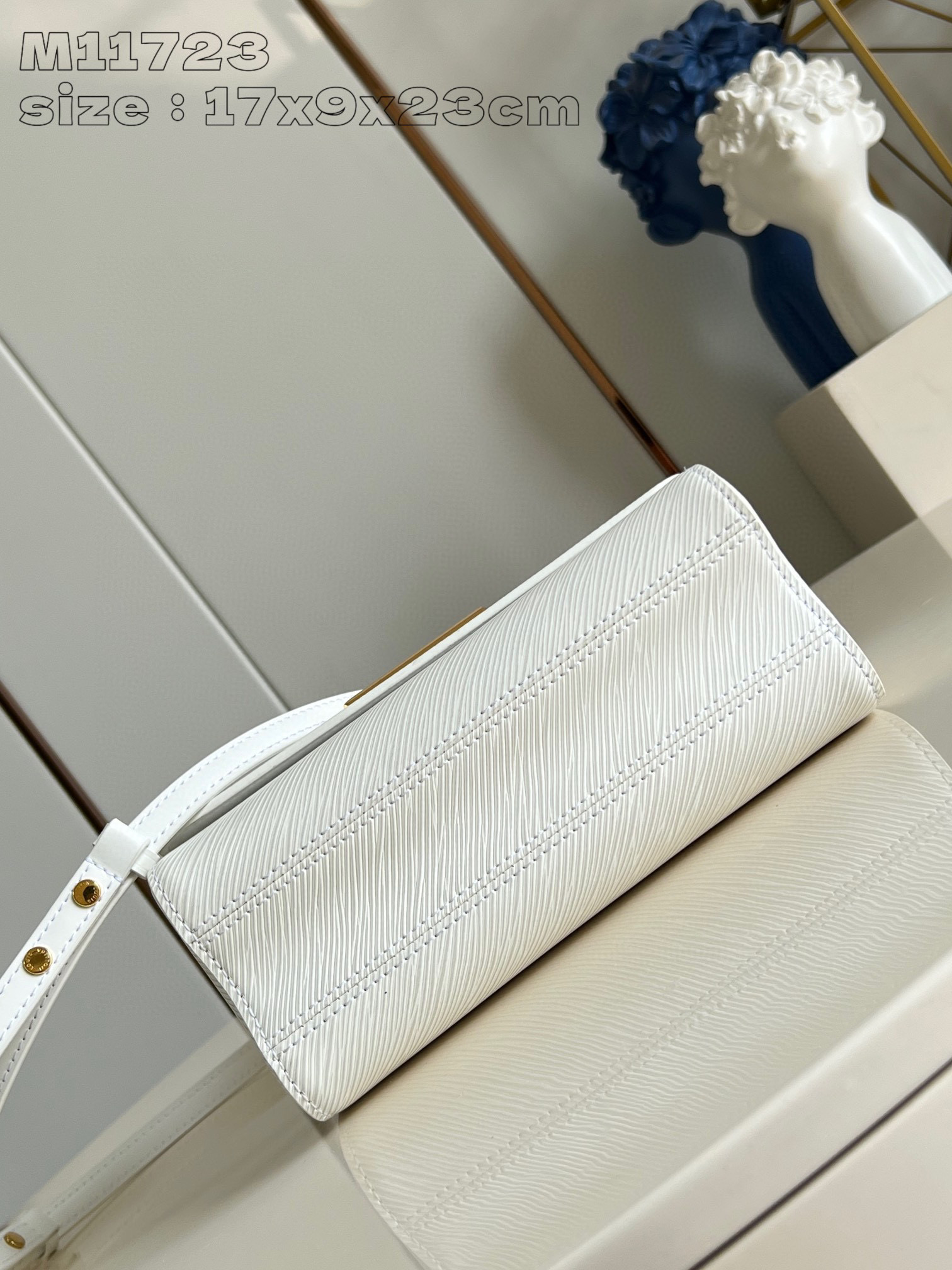 l**is V*t*n twist mm bag