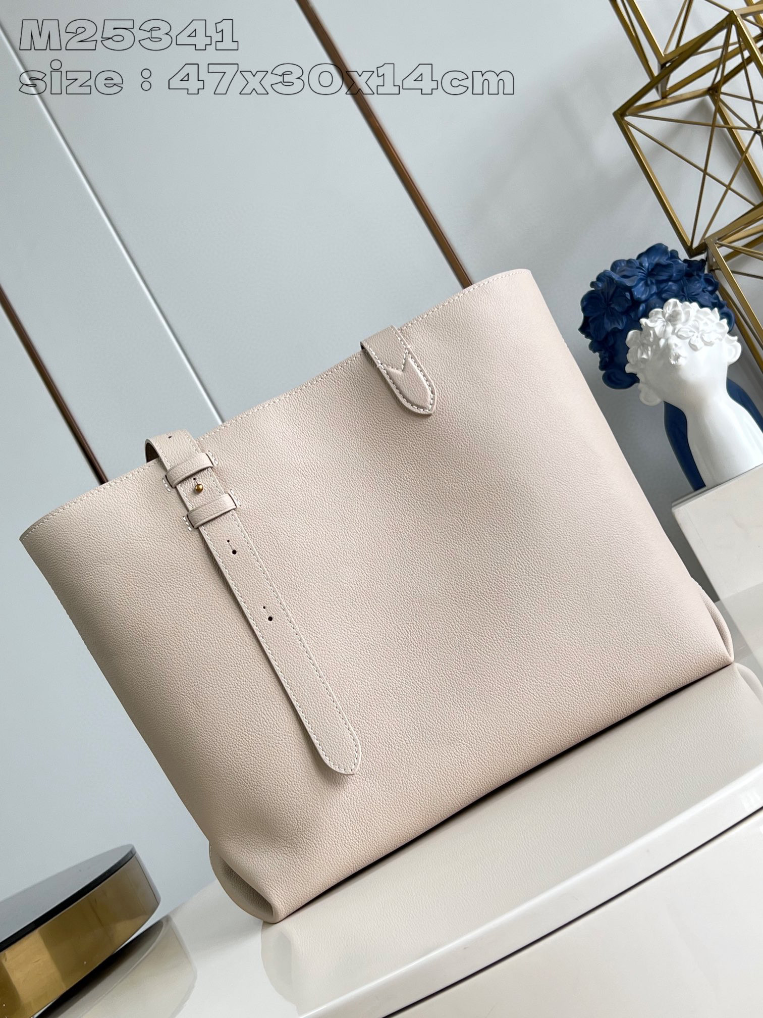 l**is V*t*n low key cabas mm