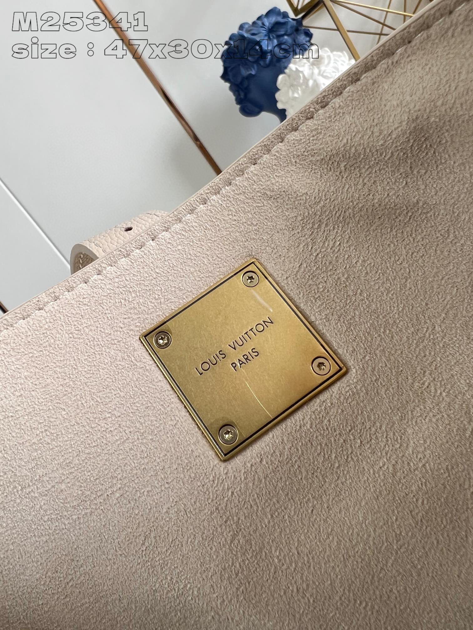 l**is V*t*n low key cabas mm